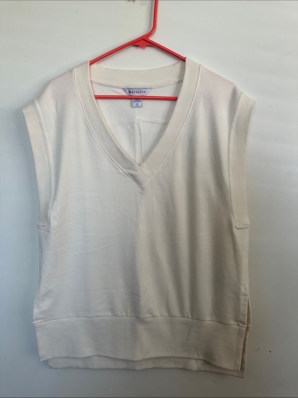 Athleta Ivory V-Neck Sleeveless Sweater Tank